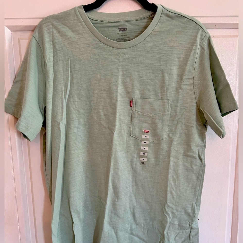 Levi’s men’s or women’s t shirt